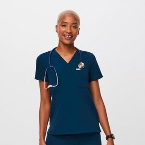 FIGS Deep Reef M 1-pocket scrub top